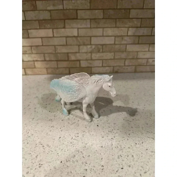 Greenbrier Pegasus Horse White Blue Figure sd - Picture 1 of 4